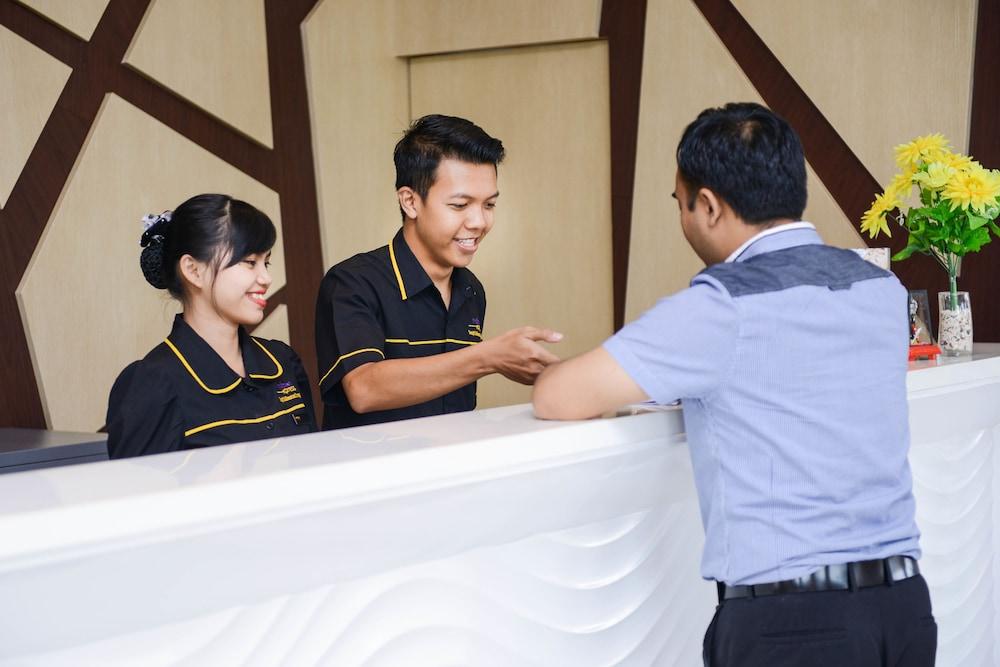 Midtown Xpress Sampit - Kalimantan Tengah Eksteriør bilde