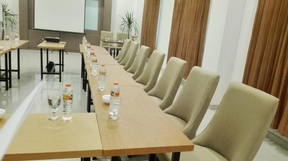 Midtown Xpress Sampit - Kalimantan Tengah Eksteriør bilde
